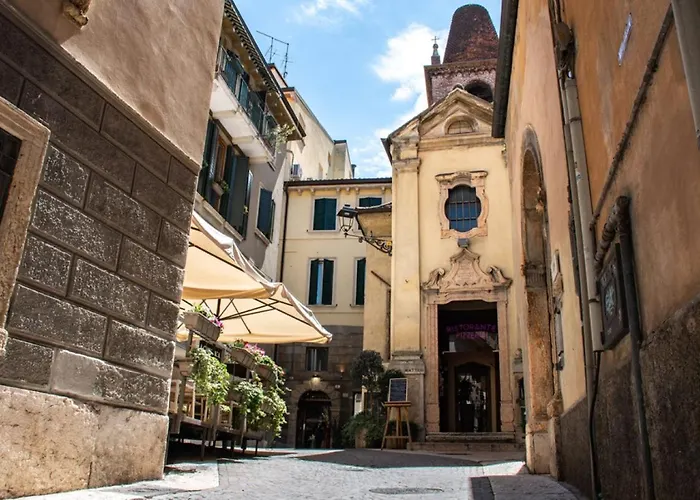 San Matteo House Montecchi *